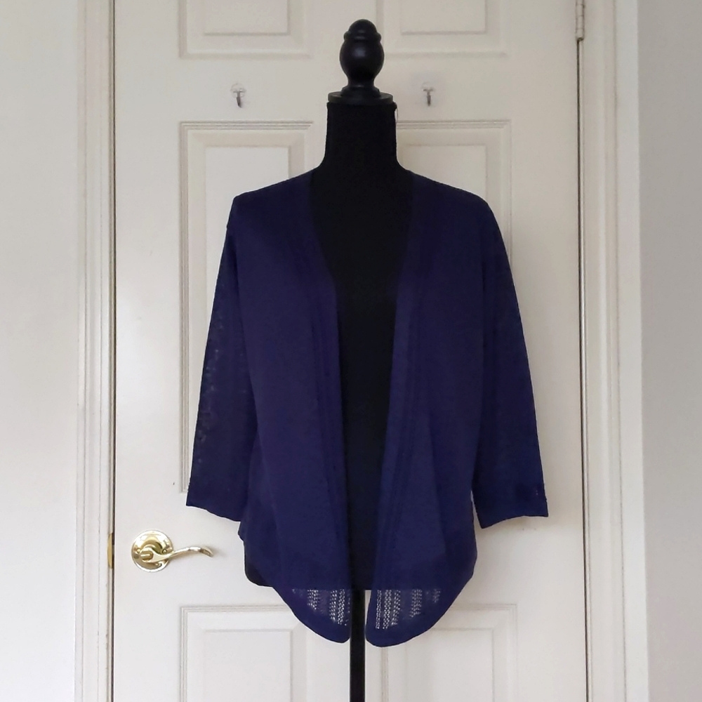 NWOT. Navy Blue Lightweight Openfront Cardigan with Knit Design and 3/4 Sleeve.